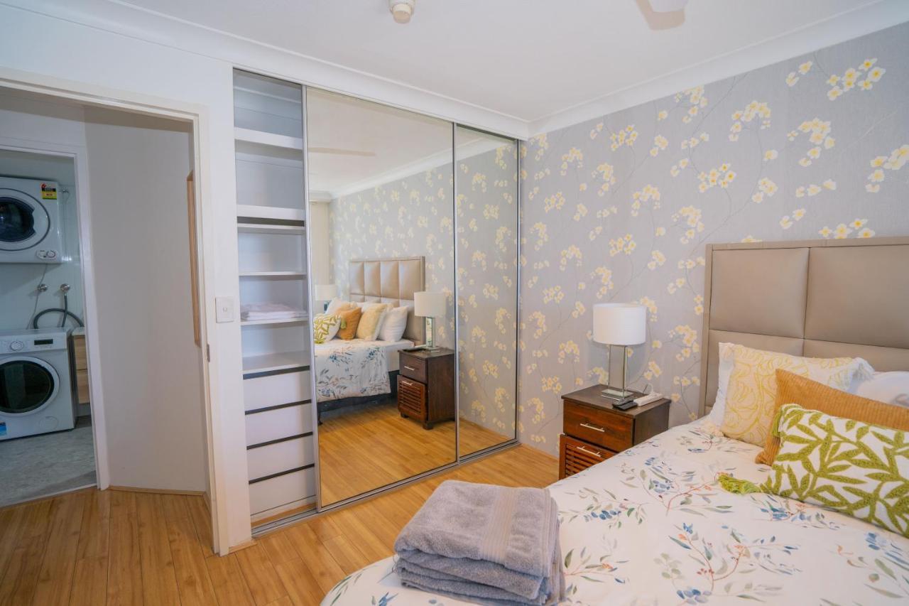 غولد كوست Large Surfers Paradise Apartment With Fantastic Views المظهر الخارجي الصورة