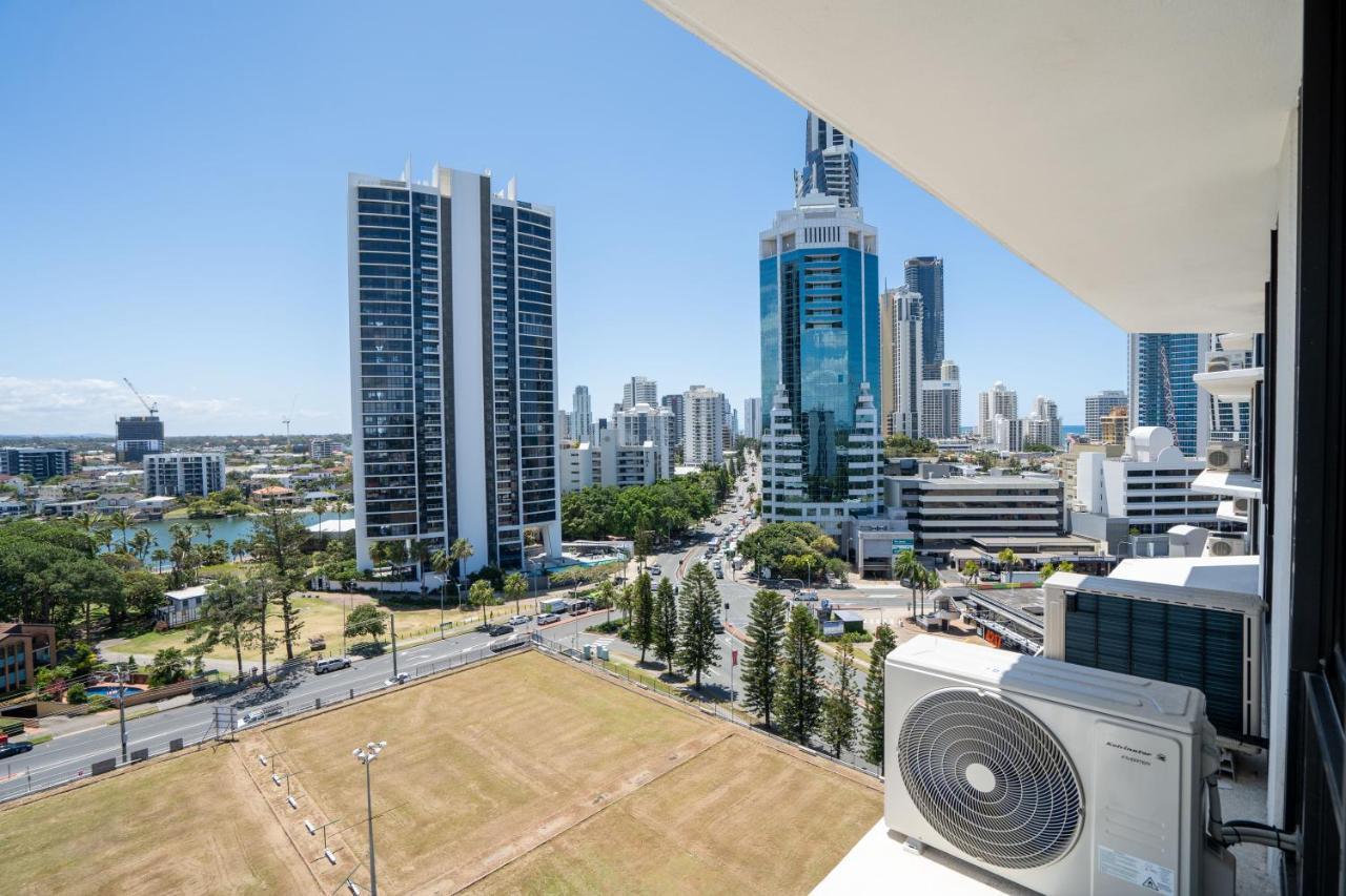 غولد كوست Large Surfers Paradise Apartment With Fantastic Views المظهر الخارجي الصورة